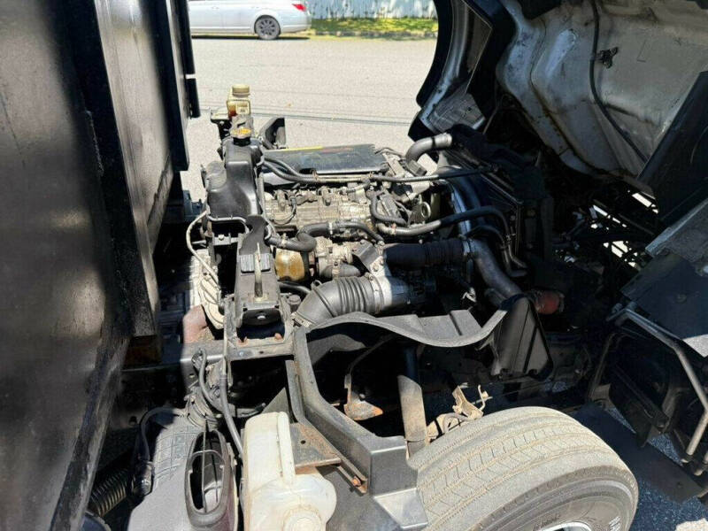 2017 Mitsubishi Fuso FE180