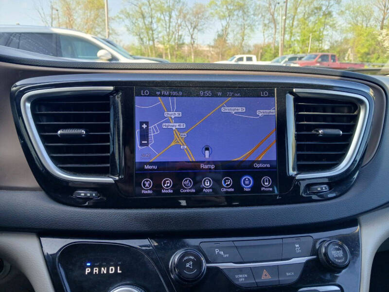2017 Chrysler Pacifica Touring-L Plus