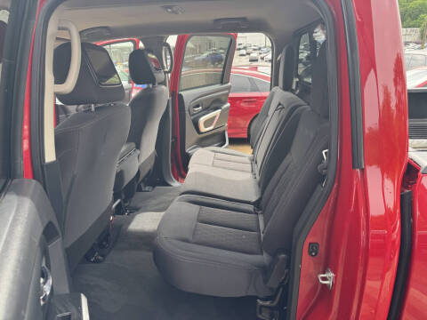 2022 Nissan Titan SV