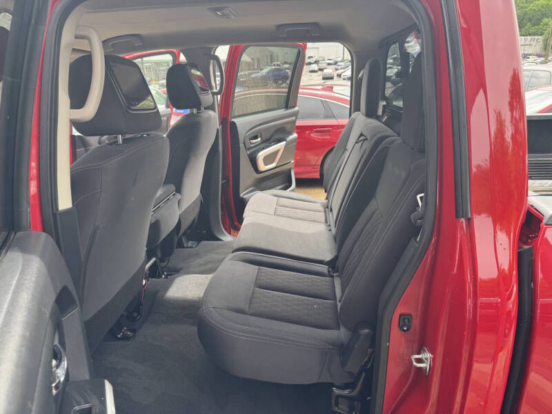 2022 Nissan Titan SV