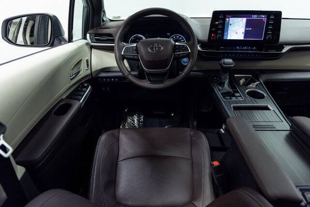 2023 Toyota Sienna Platinum 7-Passenger