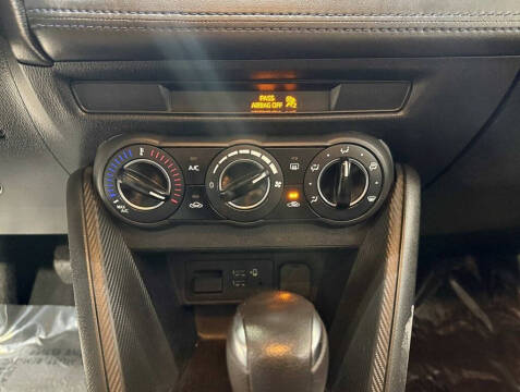 2020 Toyota Yaris LE