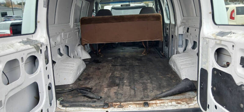 2005 Ford E-Series E-150
