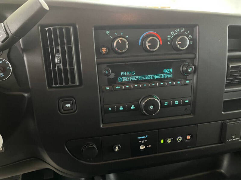 2022 Chevrolet Express LS 3500