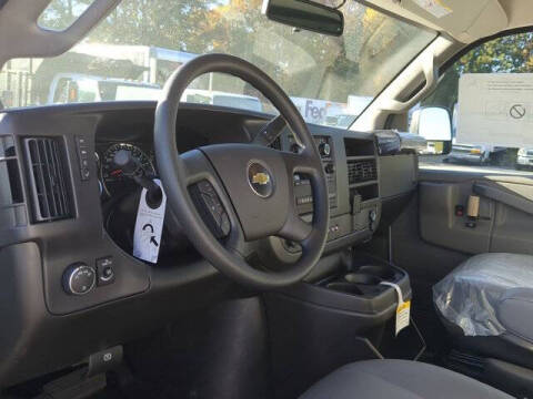 2025 Chevrolet Express 2500