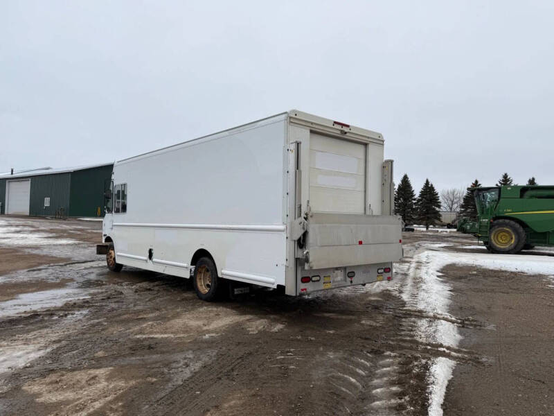 2010 Freightliner MT45 Chassis