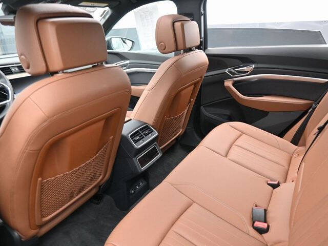 2024 Audi Q8 e-tron quattro Premium Plus