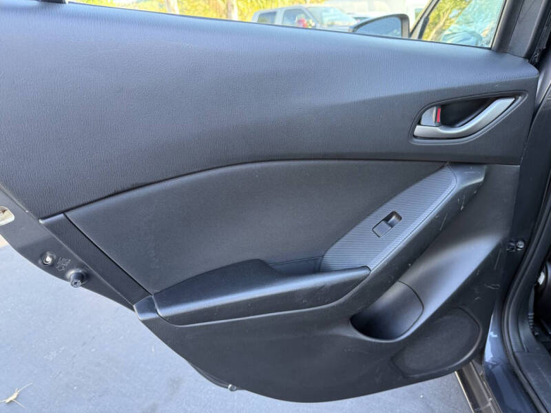 2015 Mazda MAZDA3 i Sport