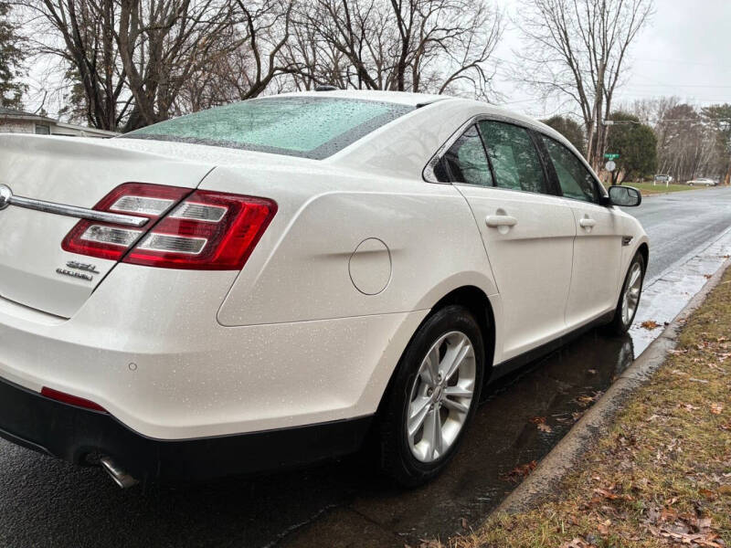 2015 Ford Taurus SEL