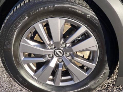 2022 Nissan Pathfinder SV