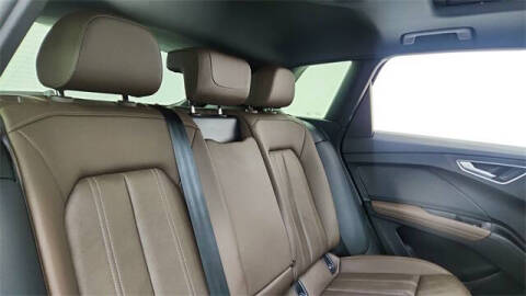 2024 Audi Q4 e-tron quattro Premium Plus 50