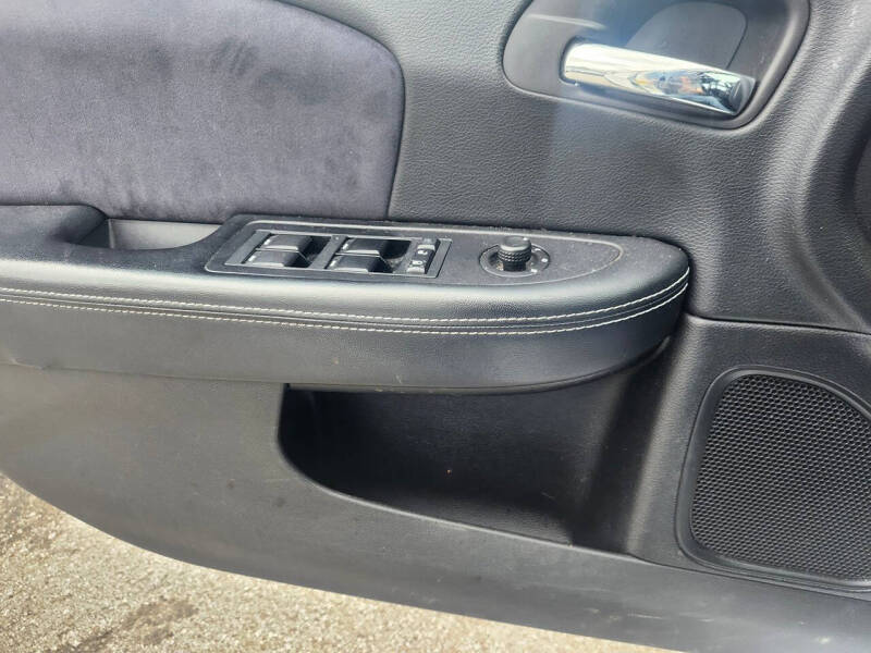 2011 Chrysler 200 S