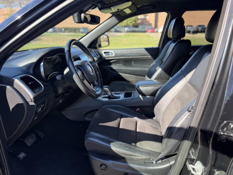 2020 Jeep Grand Cherokee Laredo