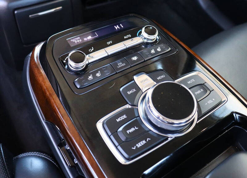 2019 Genesis G90