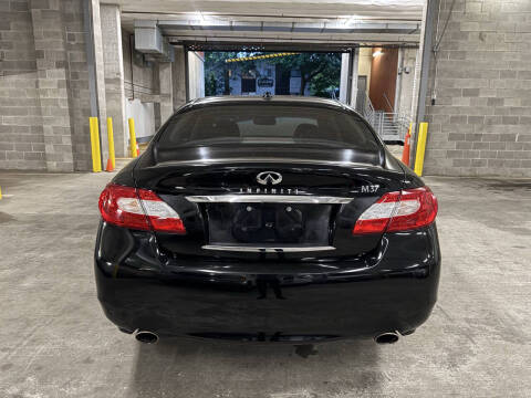 2012 Infiniti M37
