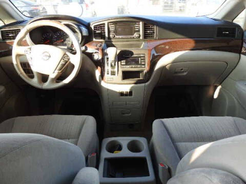 2017 Nissan Quest SV