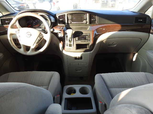 2017 Nissan Quest SV