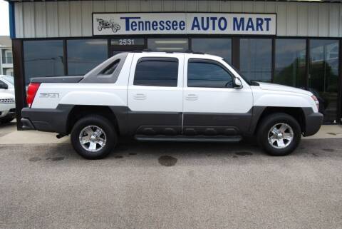 2004 Chevrolet Avalanche for sale at Tennessee Auto Mart Columbia in Columbia TN