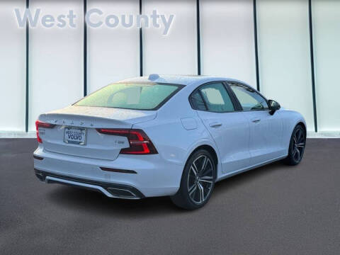 2020 Volvo S60 T5 R-Design