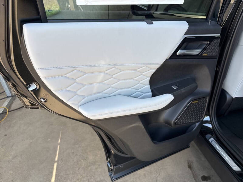 2025 Mitsubishi Outlander SEL Platinum Edition