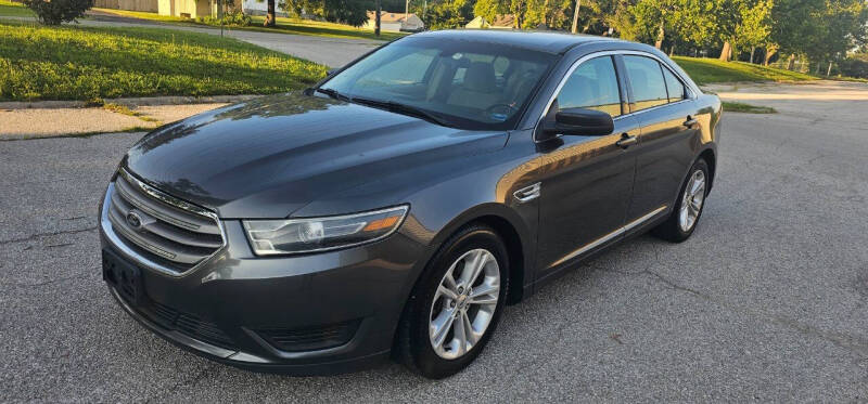 2015 Ford Taurus for sale at EXPRESS MOTORS in Grandview MO