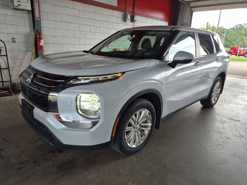 2024 Mitsubishi Outlander ES