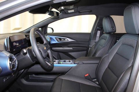 2026 Chevrolet Equinox EV LT 2