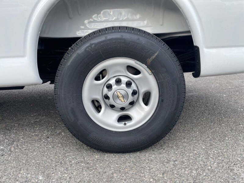 2025 Chevrolet Express 2500