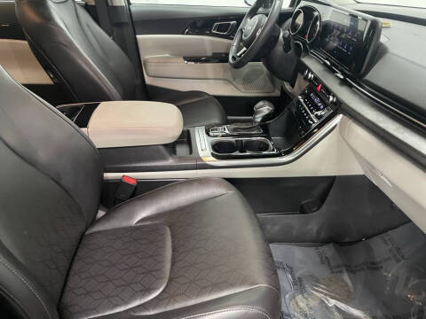 2024 Kia Carnival EX