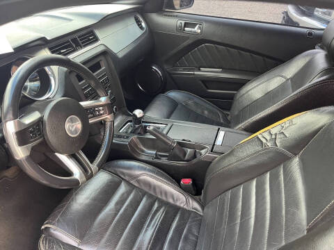 2012 Ford Mustang V6