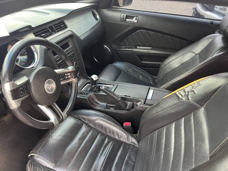 2012 Ford Mustang V6