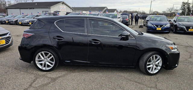 2014 Lexus CT 200h for sale at URIEL's AUTOMOTIVE LLC in Middletown, OH