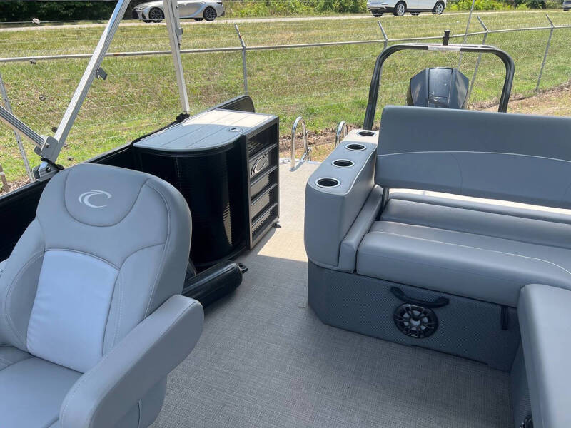 2022 Crest Pontoon Classic DLX 220 SLRC