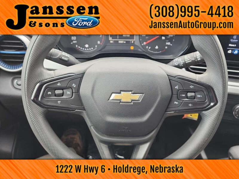 2025 Chevrolet Trax LS