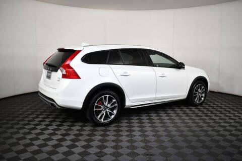 2015 Volvo V60 Cross Country T5