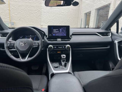 2023 Toyota RAV4 Hybrid SE