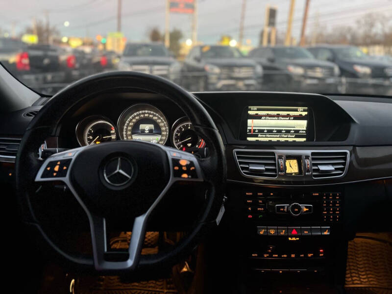 2014 Mercedes-Benz E-Class E350 Luxury photo 40