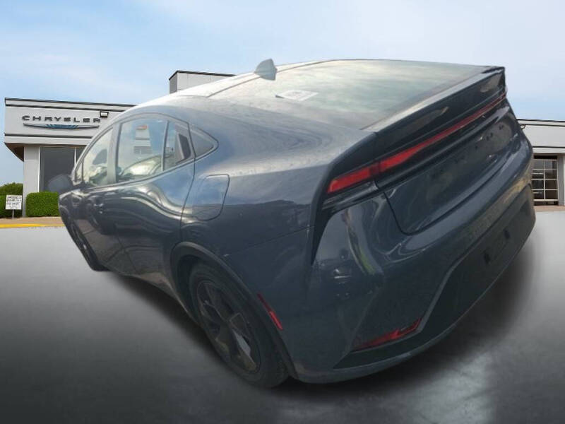 2025 Toyota Prius LE