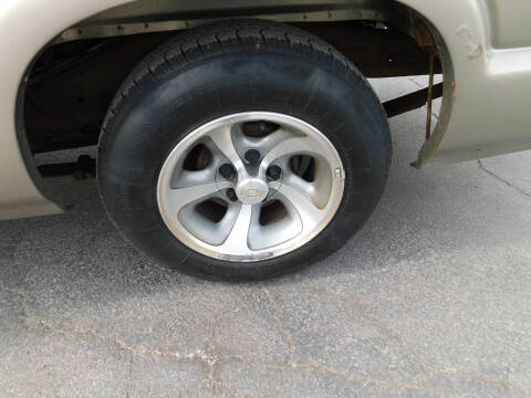 2000 Chevrolet S-10 LS