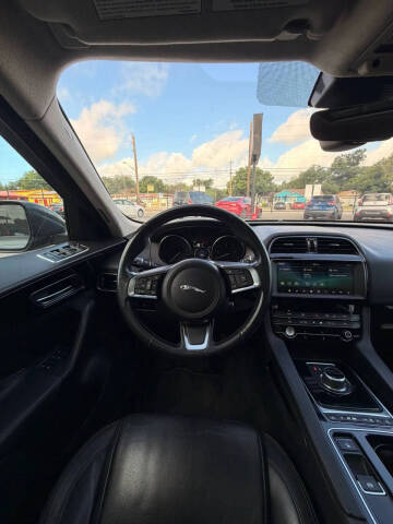 2020 Jaguar F-PACE 30t Prestige