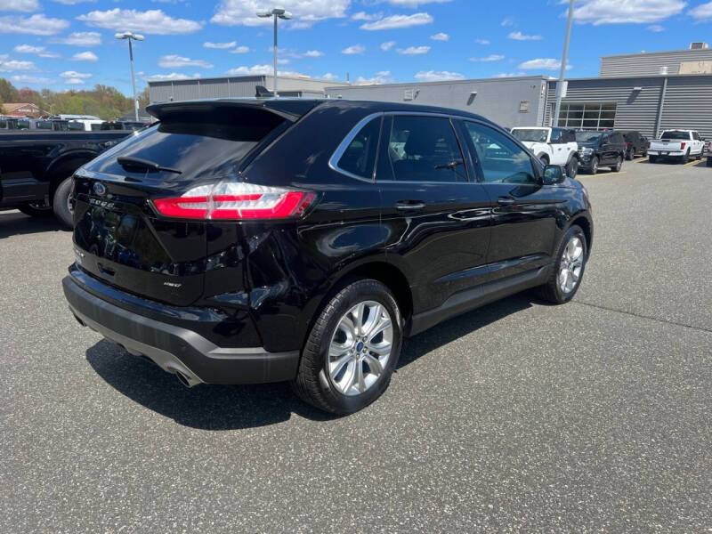 2022 Ford Edge Titanium