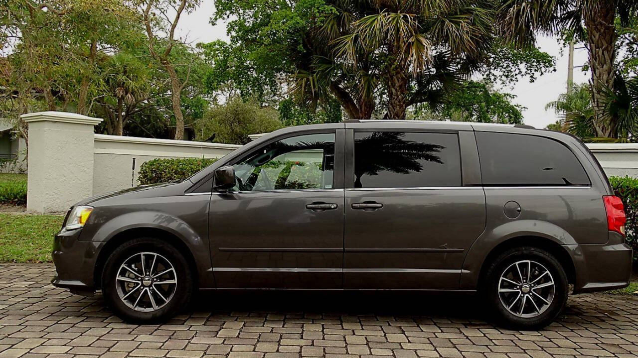 2017 Dodge Grand Caravan 2