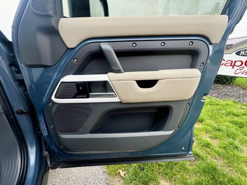 2020 Land Rover Defender 110 SE