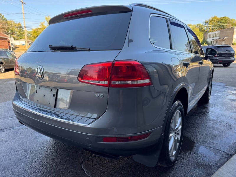 2014 Volkswagen Touareg V6 Sport