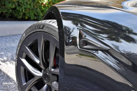 2023 Tesla Model S Plaid