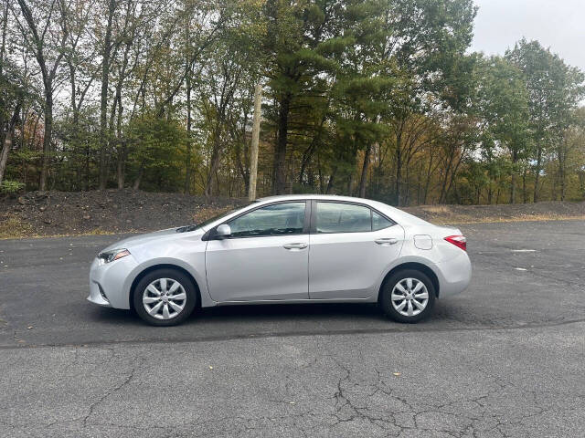 2015 Toyota Corolla LE's photo