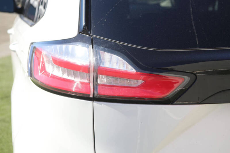 2023 Ford Edge SE