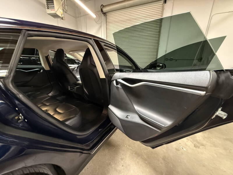 2015 Tesla Model S 85