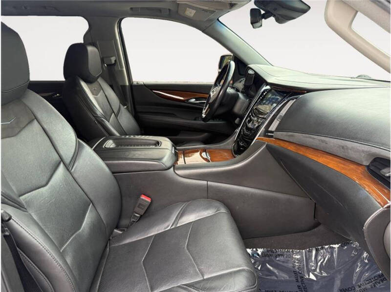 2018 Cadillac Escalade ESV Premium Luxury