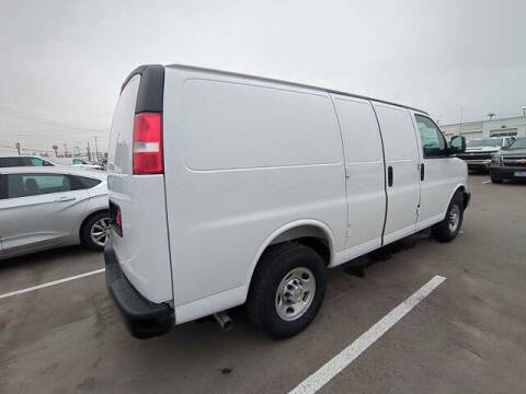 2025 Chevrolet Express 2500